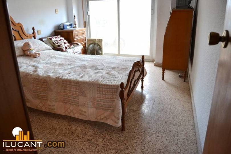 Alicante,Alicante,España,3 Bedrooms Bedrooms,1 BañoBathrooms,Pisos,14294