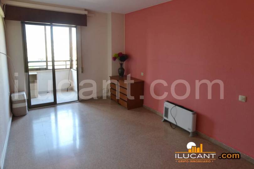 Alicante,Alicante,España,3 Bedrooms Bedrooms,2 BathroomsBathrooms,Pisos,14295
