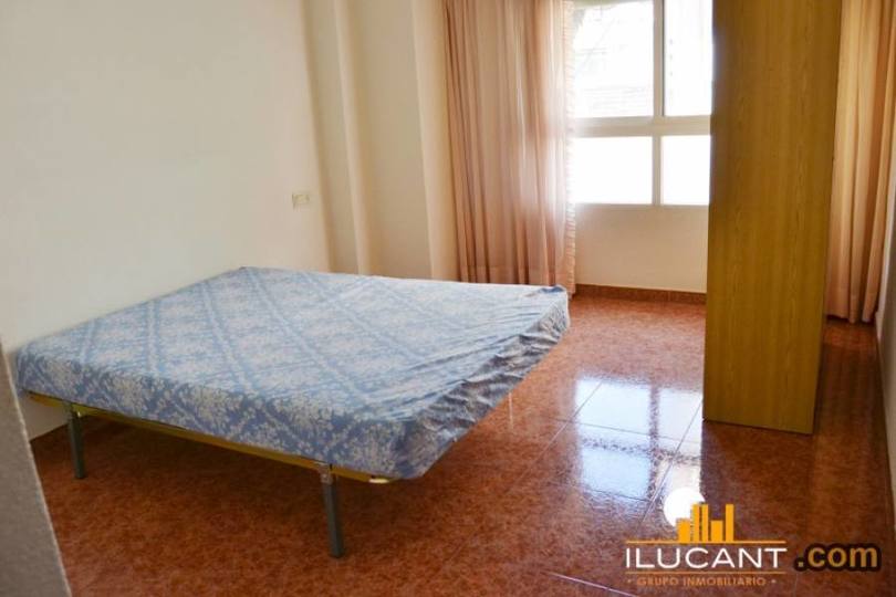 Alicante,Alicante,España,3 Bedrooms Bedrooms,2 BathroomsBathrooms,Pisos,14299