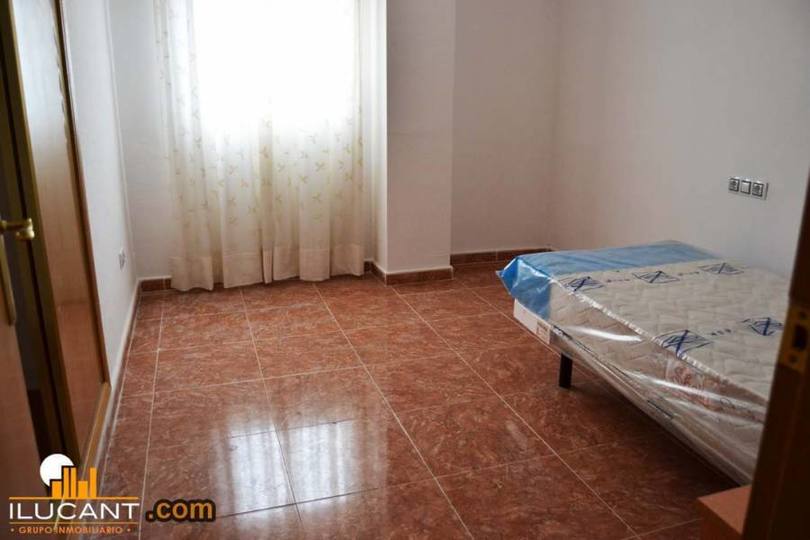 Alicante,Alicante,España,3 Bedrooms Bedrooms,2 BathroomsBathrooms,Pisos,14305