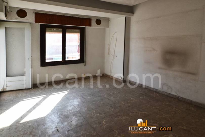 Alicante,Alicante,España,4 Bedrooms Bedrooms,1 BañoBathrooms,Pisos,14315