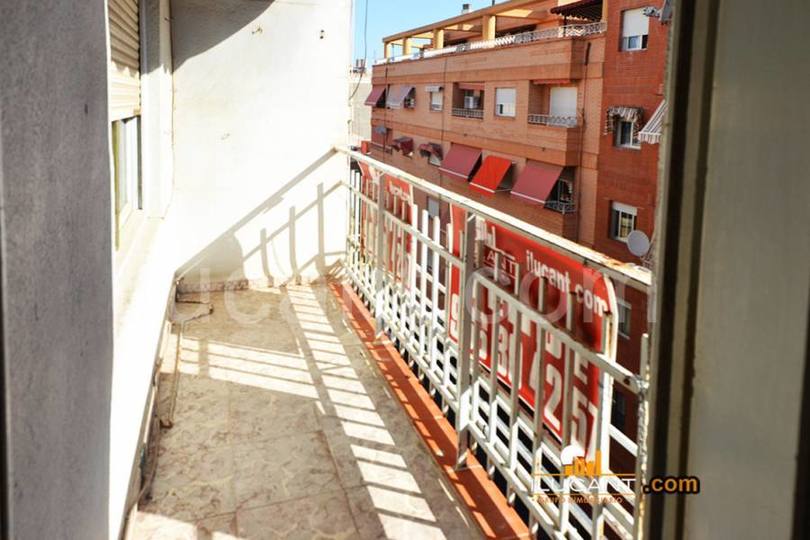 Alicante,Alicante,España,4 Bedrooms Bedrooms,1 BañoBathrooms,Pisos,14315