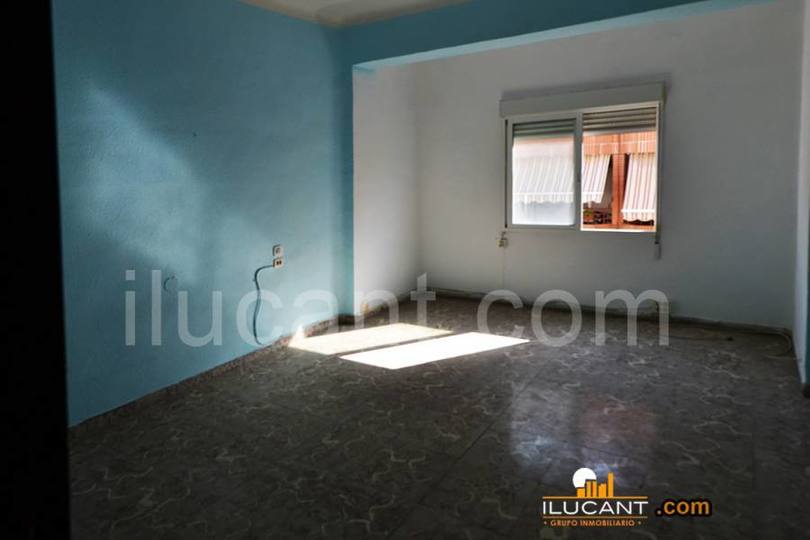 Alicante,Alicante,España,4 Bedrooms Bedrooms,1 BañoBathrooms,Pisos,14315