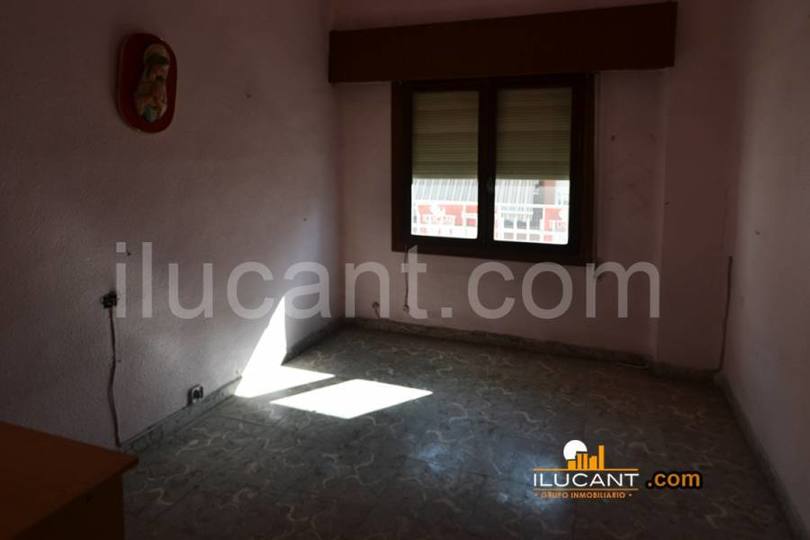 Alicante,Alicante,España,4 Bedrooms Bedrooms,1 BañoBathrooms,Pisos,14315