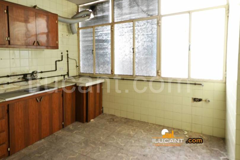 Alicante,Alicante,España,4 Bedrooms Bedrooms,1 BañoBathrooms,Pisos,14315