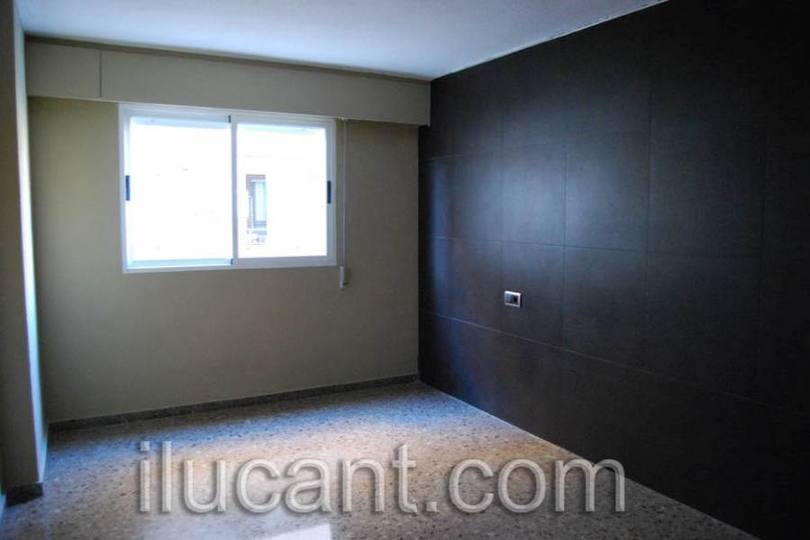 Alicante,Alicante,España,3 Bedrooms Bedrooms,2 BathroomsBathrooms,Pisos,14318