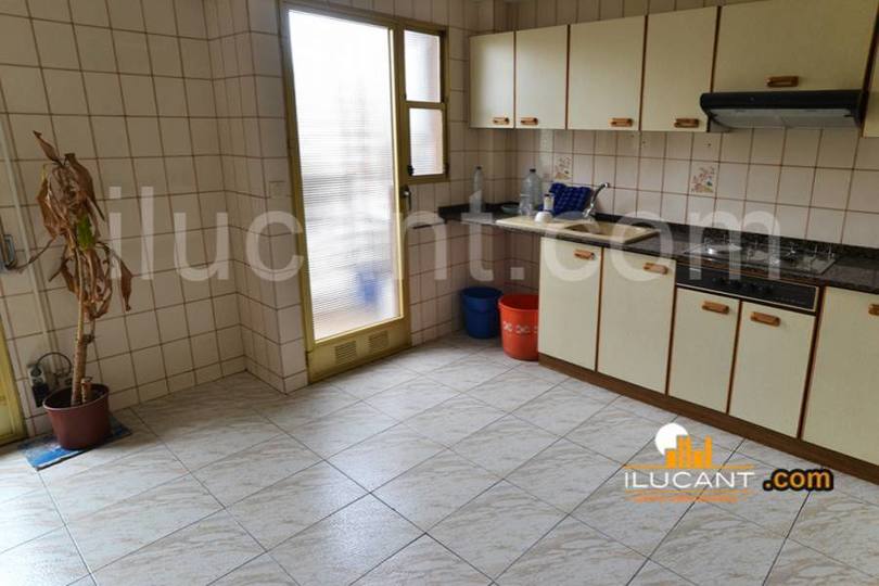 Alicante,Alicante,España,3 Bedrooms Bedrooms,2 BathroomsBathrooms,Pisos,14325
