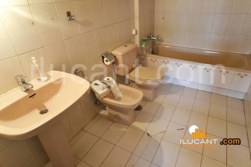 Alicante,Alicante,España,3 Bedrooms Bedrooms,2 BathroomsBathrooms,Pisos,14325