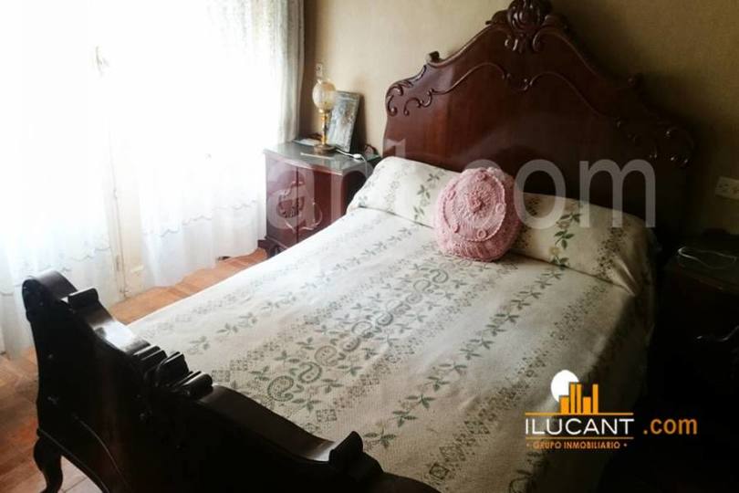 Alicante,Alicante,España,4 Bedrooms Bedrooms,2 BathroomsBathrooms,Pisos,14329