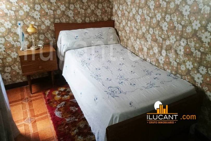 Alicante,Alicante,España,4 Bedrooms Bedrooms,2 BathroomsBathrooms,Pisos,14329