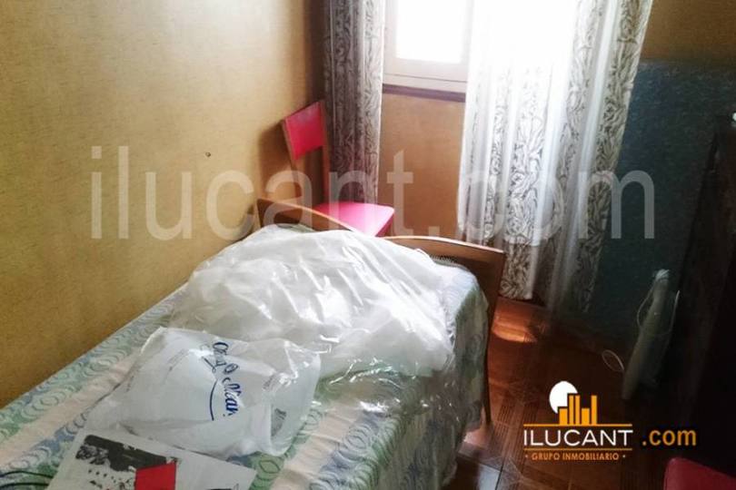 Alicante,Alicante,España,4 Bedrooms Bedrooms,2 BathroomsBathrooms,Pisos,14329