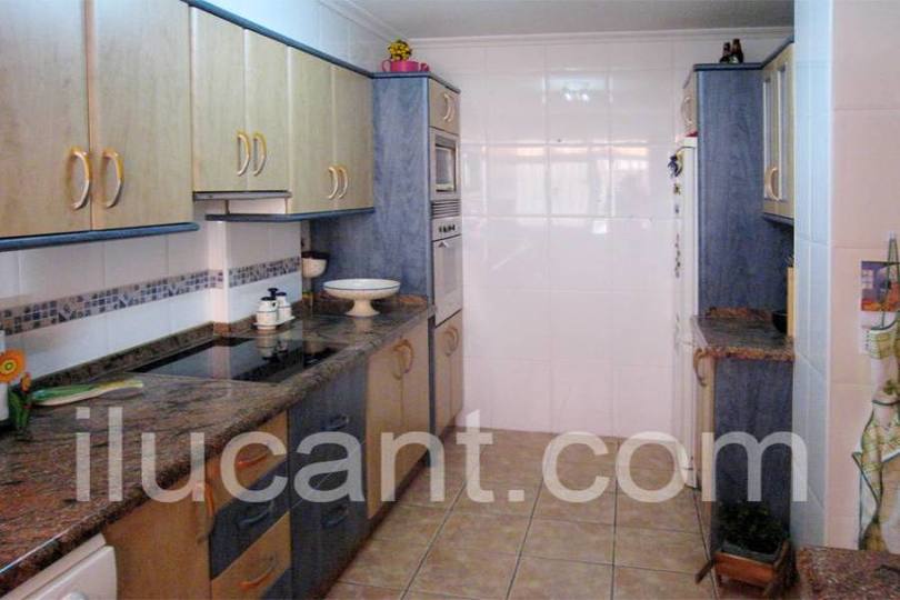 Alicante,Alicante,España,4 Bedrooms Bedrooms,2 BathroomsBathrooms,Pisos,14336