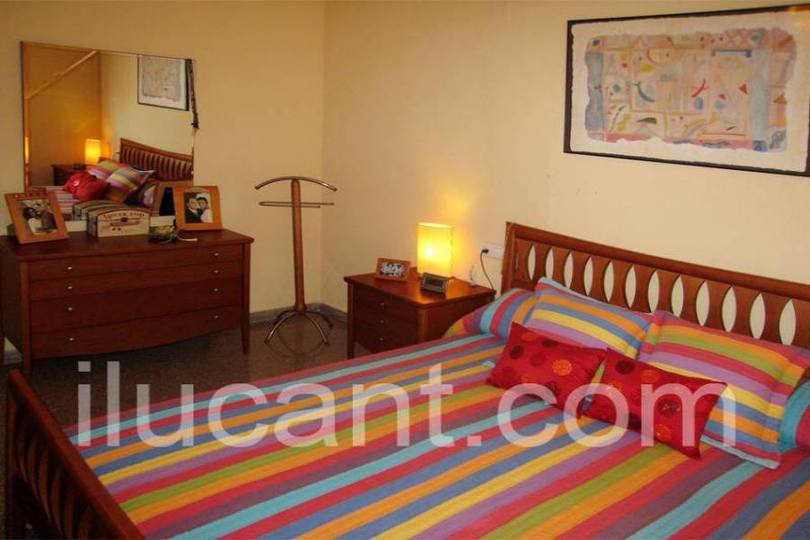 Alicante,Alicante,España,4 Bedrooms Bedrooms,2 BathroomsBathrooms,Pisos,14336