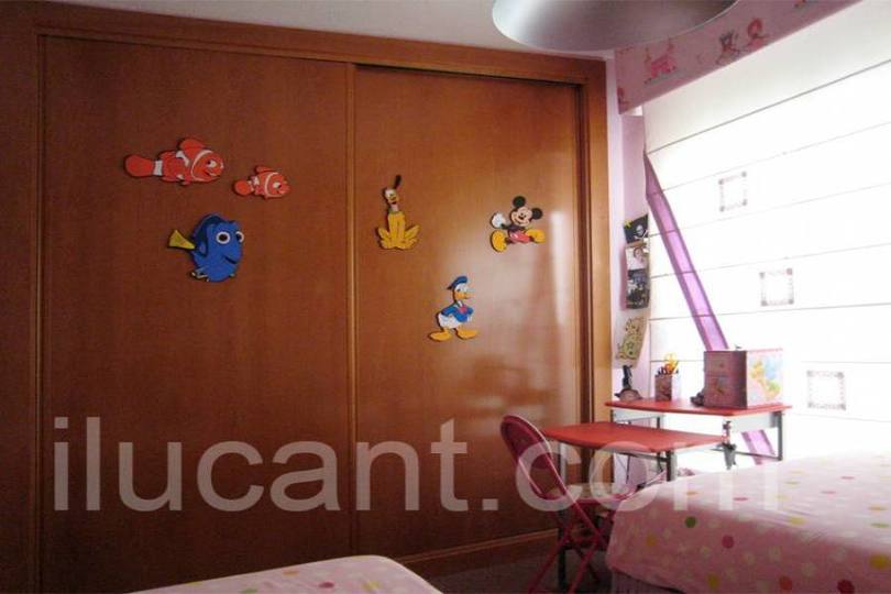 Alicante,Alicante,España,4 Bedrooms Bedrooms,2 BathroomsBathrooms,Pisos,14336