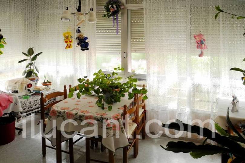 Alicante,Alicante,España,3 Bedrooms Bedrooms,1 BañoBathrooms,Pisos,14337