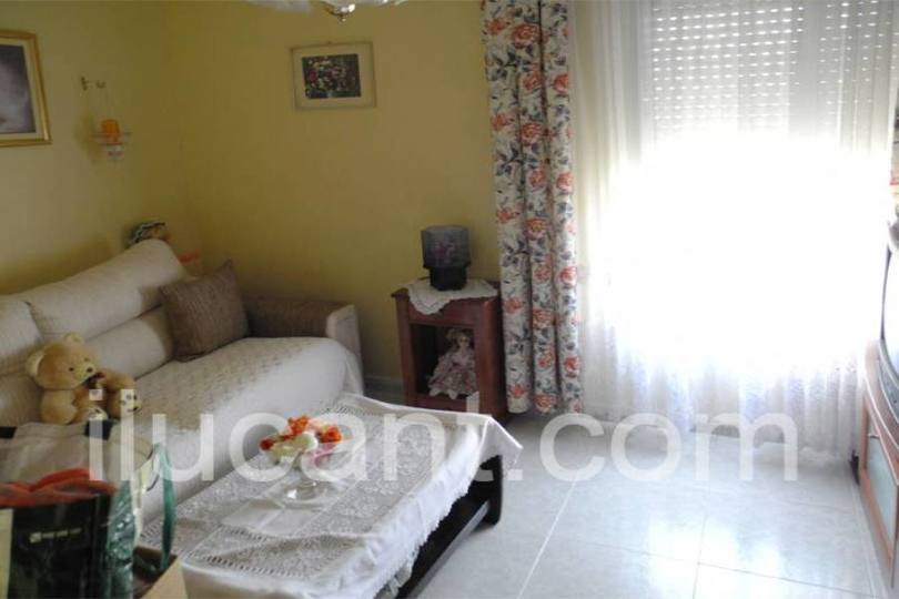 Alicante,Alicante,España,3 Bedrooms Bedrooms,1 BañoBathrooms,Pisos,14337