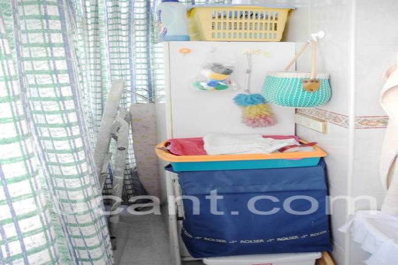 Alicante,Alicante,España,3 Bedrooms Bedrooms,1 BañoBathrooms,Pisos,14337