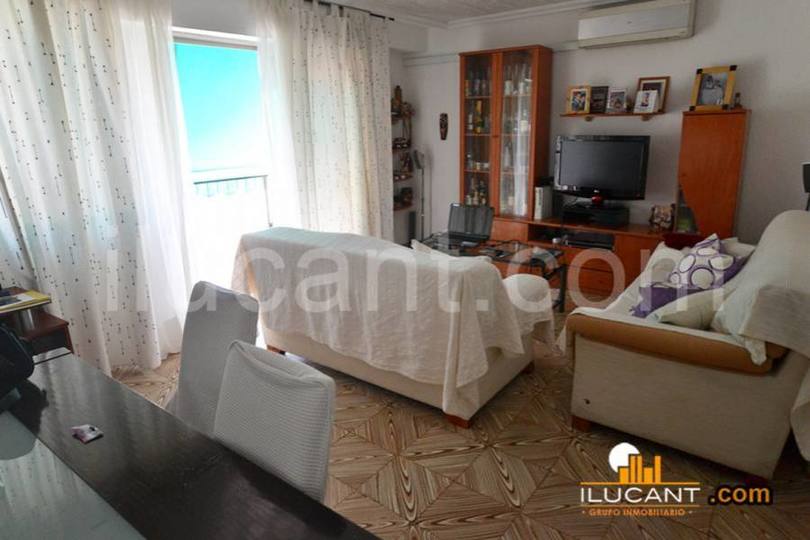 Alicante,Alicante,España,3 Bedrooms Bedrooms,1 BañoBathrooms,Pisos,14340