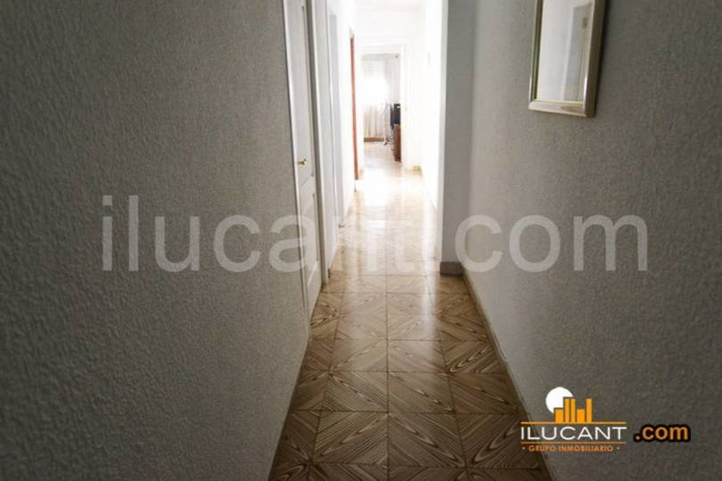 Alicante,Alicante,España,3 Bedrooms Bedrooms,1 BañoBathrooms,Pisos,14340