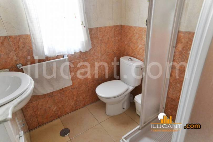 Alicante,Alicante,España,3 Bedrooms Bedrooms,1 BañoBathrooms,Pisos,14340