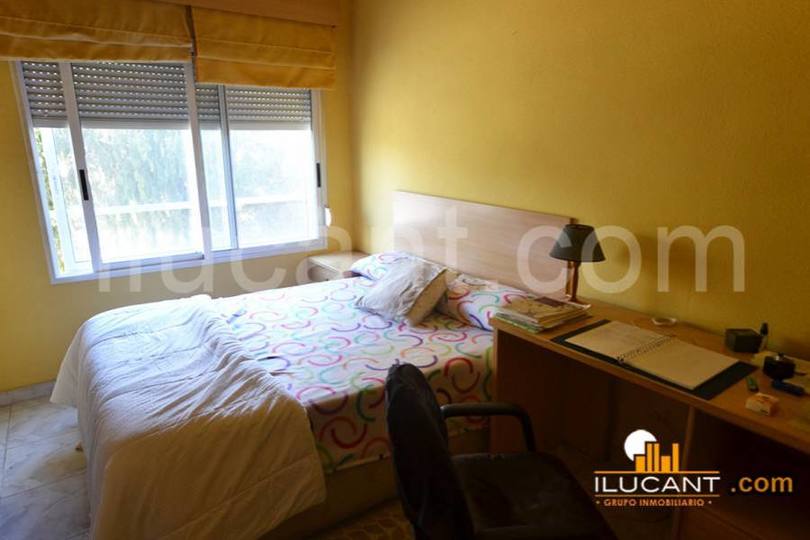 Alicante,Alicante,España,3 Bedrooms Bedrooms,1 BañoBathrooms,Pisos,14342