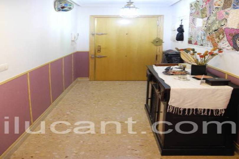 Alicante, Alicante, España, 3 Bedrooms Bedrooms, ,2 BathroomsBathrooms,Pisos,Venta,14343