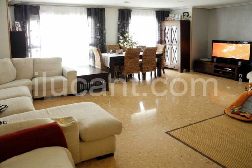 Alicante, Alicante, España, 3 Bedrooms Bedrooms, ,2 BathroomsBathrooms,Pisos,Venta,14343