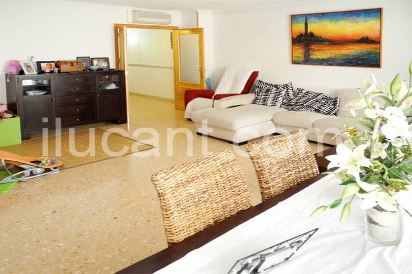 Alicante, Alicante, España, 3 Bedrooms Bedrooms, ,2 BathroomsBathrooms,Pisos,Venta,14343
