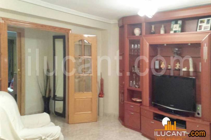 Alicante,Alicante,España,3 Bedrooms Bedrooms,1 BañoBathrooms,Pisos,14348