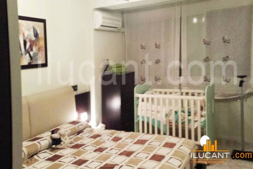 Alicante,Alicante,España,3 Bedrooms Bedrooms,1 BañoBathrooms,Pisos,14348