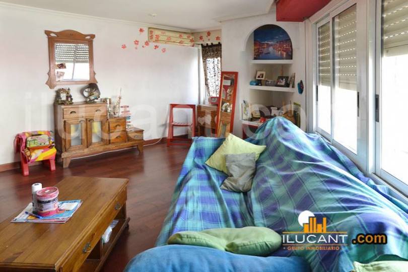 Alicante,Alicante,España,3 Bedrooms Bedrooms,1 BañoBathrooms,Pisos,14350