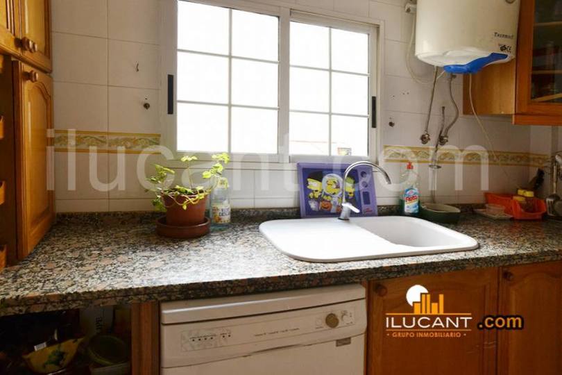Alicante,Alicante,España,3 Bedrooms Bedrooms,1 BañoBathrooms,Pisos,14350