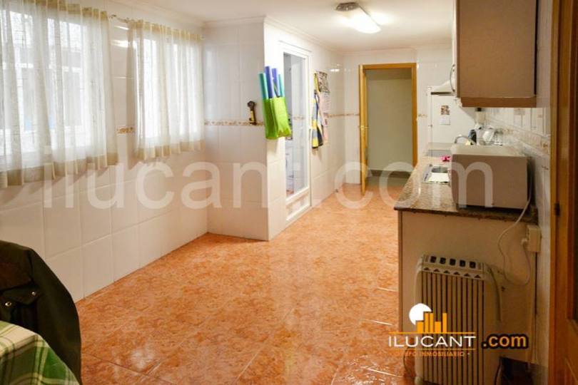 Alicante,Alicante,España,3 Bedrooms Bedrooms,2 BathroomsBathrooms,Pisos,14352