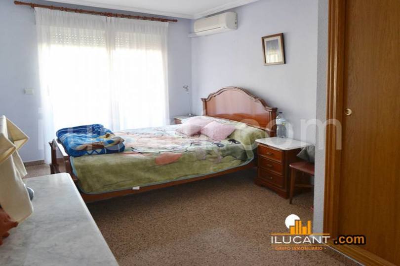 Alicante,Alicante,España,3 Bedrooms Bedrooms,2 BathroomsBathrooms,Pisos,14352