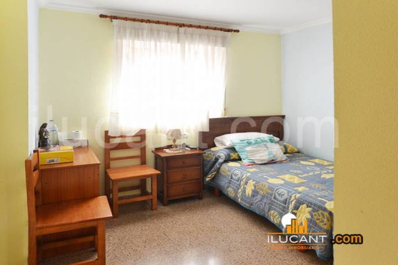 Alicante,Alicante,España,3 Bedrooms Bedrooms,2 BathroomsBathrooms,Pisos,14352