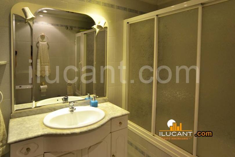 Alicante,Alicante,España,5 Bedrooms Bedrooms,2 BathroomsBathrooms,Pisos,14358