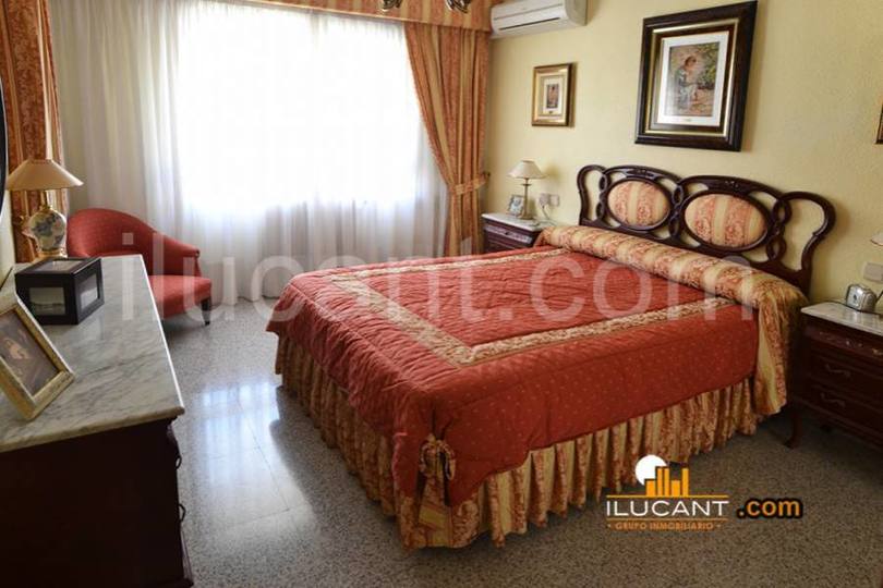 Alicante,Alicante,España,5 Bedrooms Bedrooms,2 BathroomsBathrooms,Pisos,14358