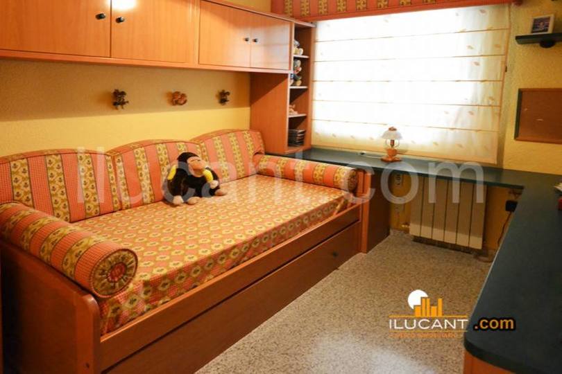 Alicante,Alicante,España,5 Bedrooms Bedrooms,2 BathroomsBathrooms,Pisos,14358