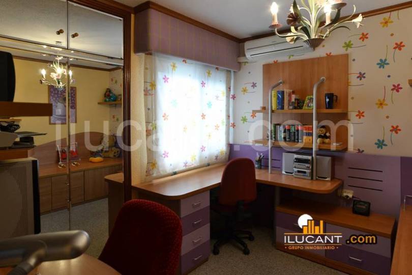 Alicante,Alicante,España,5 Bedrooms Bedrooms,2 BathroomsBathrooms,Pisos,14358