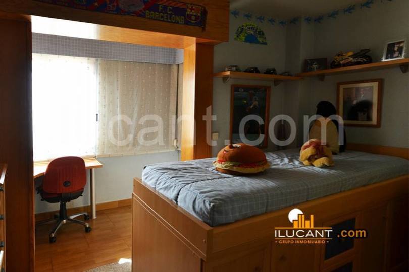 Alicante,Alicante,España,5 Bedrooms Bedrooms,2 BathroomsBathrooms,Pisos,14358