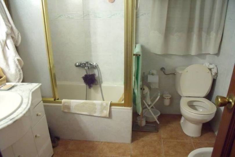 Alicante,Alicante,España,4 Bedrooms Bedrooms,2 BathroomsBathrooms,Pisos,14368