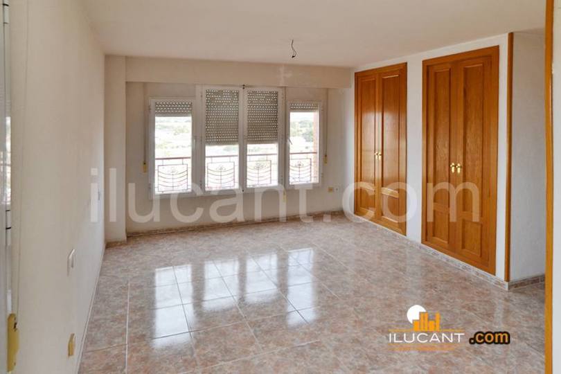Alicante,Alicante,España,3 Bedrooms Bedrooms,2 BathroomsBathrooms,Pisos,14374