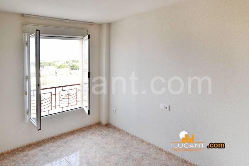 Alicante,Alicante,España,3 Bedrooms Bedrooms,2 BathroomsBathrooms,Pisos,14374