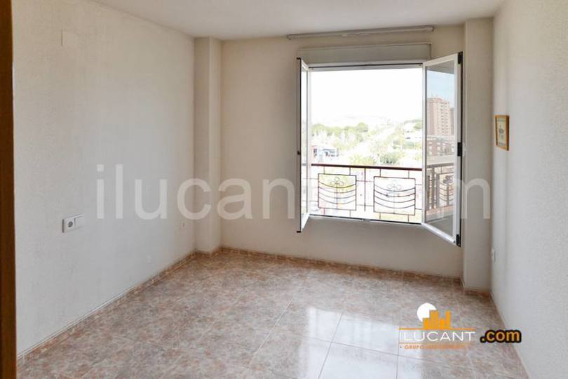 Alicante,Alicante,España,3 Bedrooms Bedrooms,2 BathroomsBathrooms,Pisos,14374