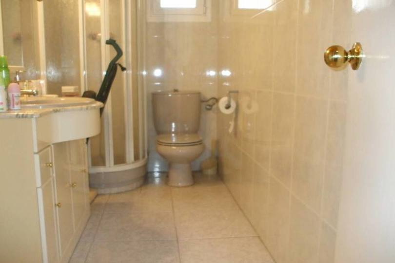 Alicante,Alicante,España,3 Bedrooms Bedrooms,2 BathroomsBathrooms,Pisos,14375