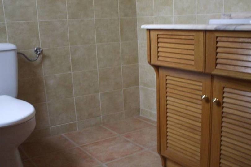 Alicante,Alicante,España,3 Bedrooms Bedrooms,1 BañoBathrooms,Pisos,14377
