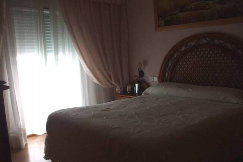 Alicante,Alicante,España,3 Bedrooms Bedrooms,1 BañoBathrooms,Pisos,14384