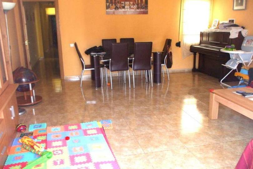 Alicante,Alicante,España,3 Bedrooms Bedrooms,1 BañoBathrooms,Pisos,14392