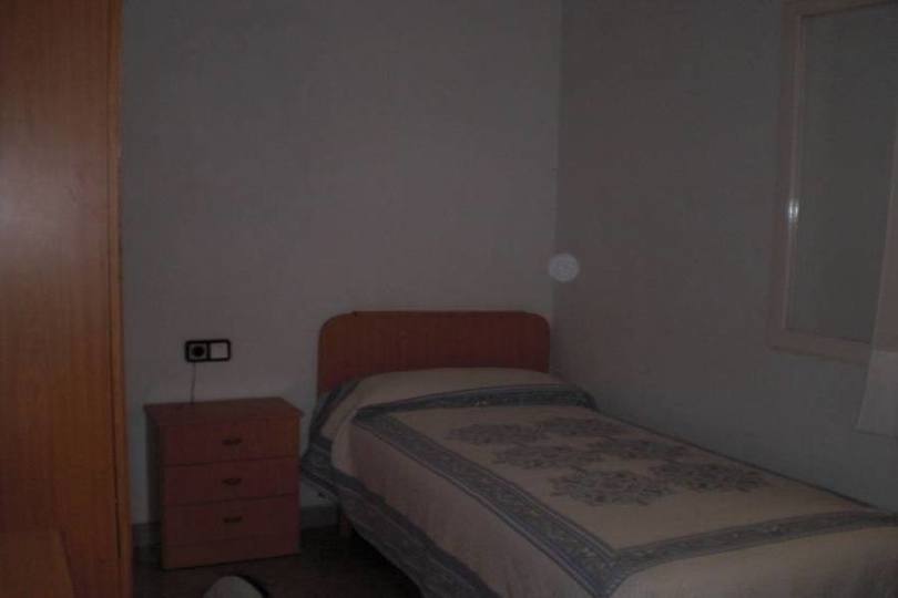 Alicante,Alicante,España,4 Bedrooms Bedrooms,1 BañoBathrooms,Pisos,14395