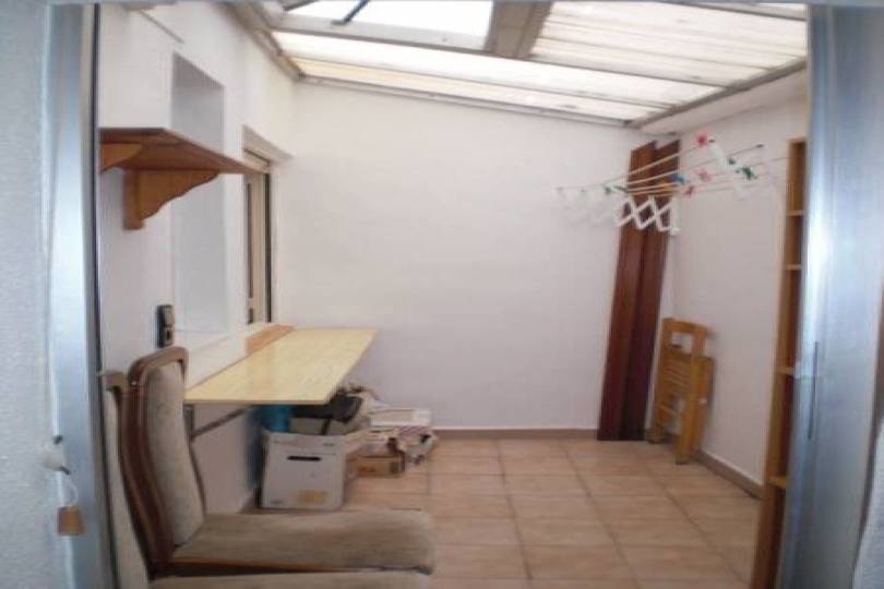 Alicante,Alicante,España,4 Bedrooms Bedrooms,1 BañoBathrooms,Pisos,14395